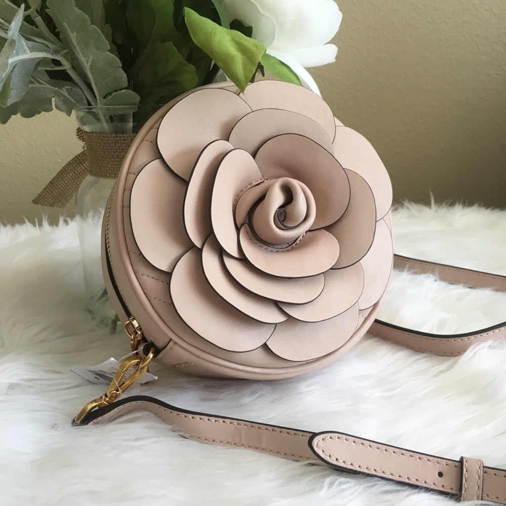Sale ❗️Michael Kors vivianne flower Crossbody Bag - Picture 1 of 8